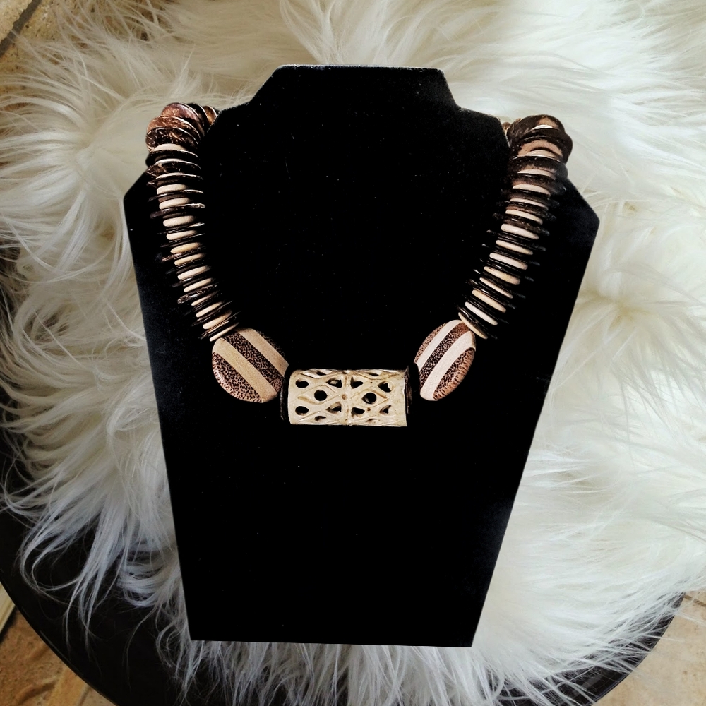 Handmade Elegant Brown and Tan Wooden Necklace/Choker